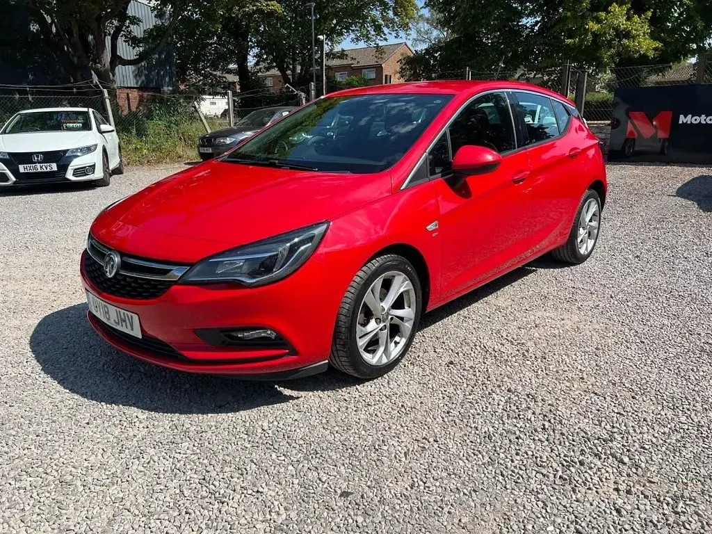 Used Vauxhall Astra SRi 150 HP (110 kW) 2018 Red Hatchback