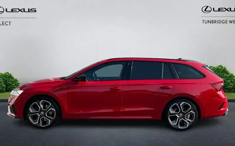 Used Skoda Octavia vRS 245 HP (180 kW) 2024 Estate