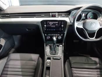 Used VW Passat SEL 150 HP (110 kW) 2020 Silver Estate