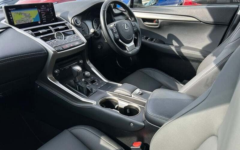 Image 2/4