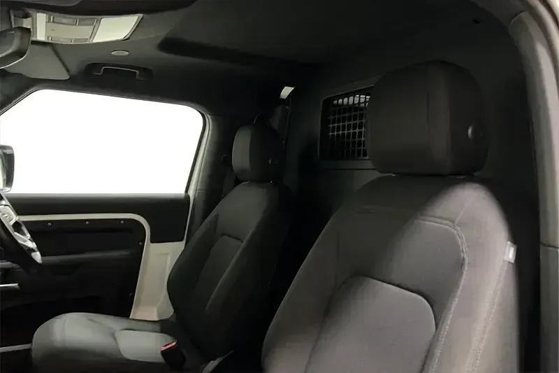 Used Land Rover Defender 249 HP (183 kW) 2022 White SUV