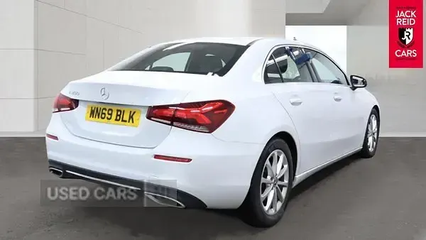 Usado Mercedes A200 163 CV (119 kW) 2019 Blanco Berlina