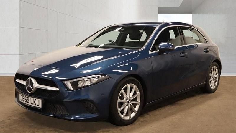 Used Mercedes A180 Executive 116 HP (85 kW) 2019 Blue Hatchback