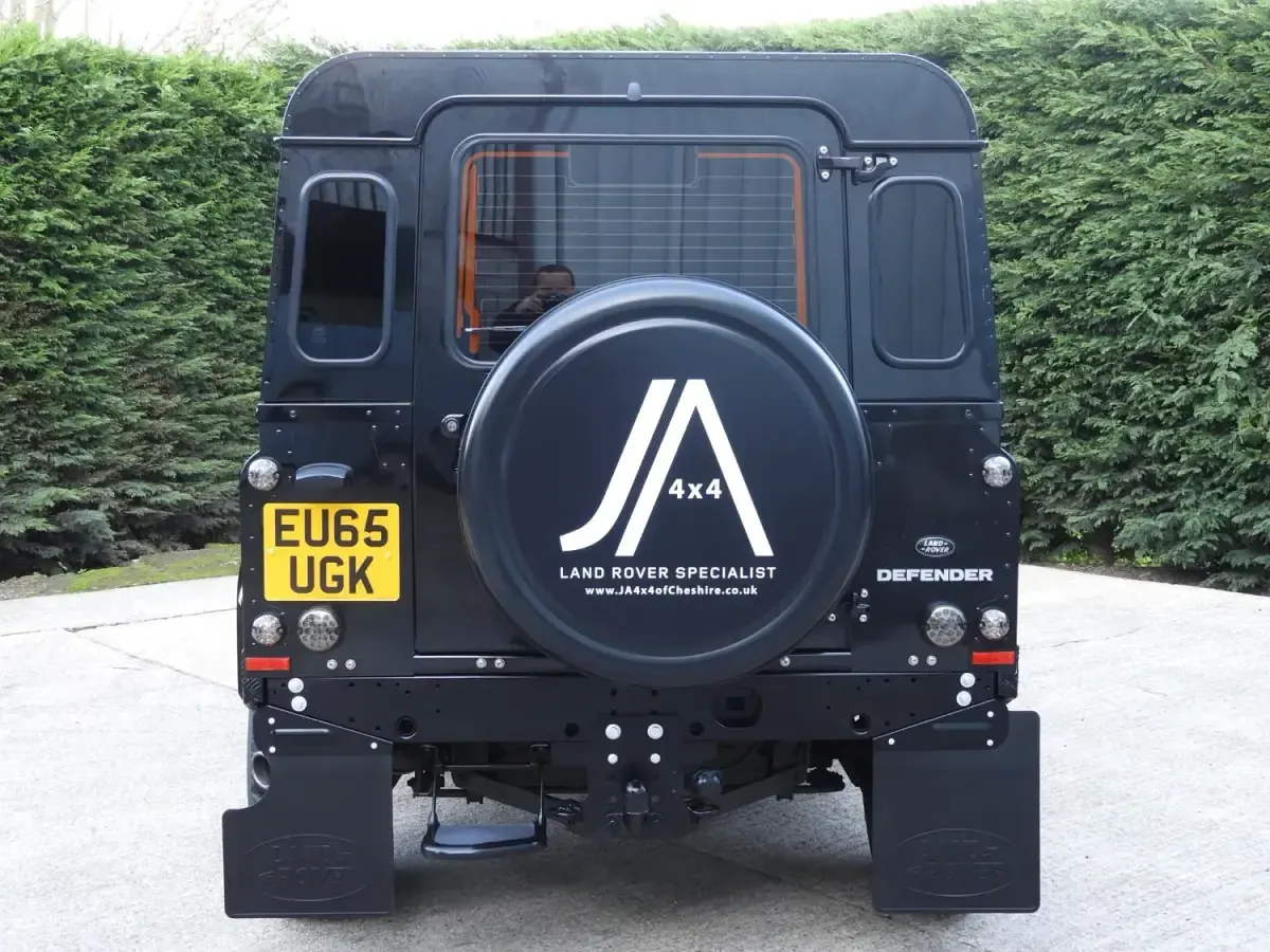 Usado Land Rover Defender 2016 Preto Carrinha