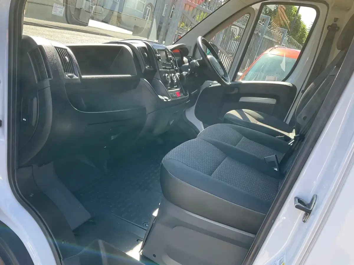 Used Peugeot Boxer 140 HP (102 kW) 2022 White Van