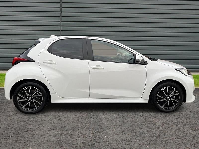 Used Toyota Yaris Hybrid Design 2024 White Hatchback
