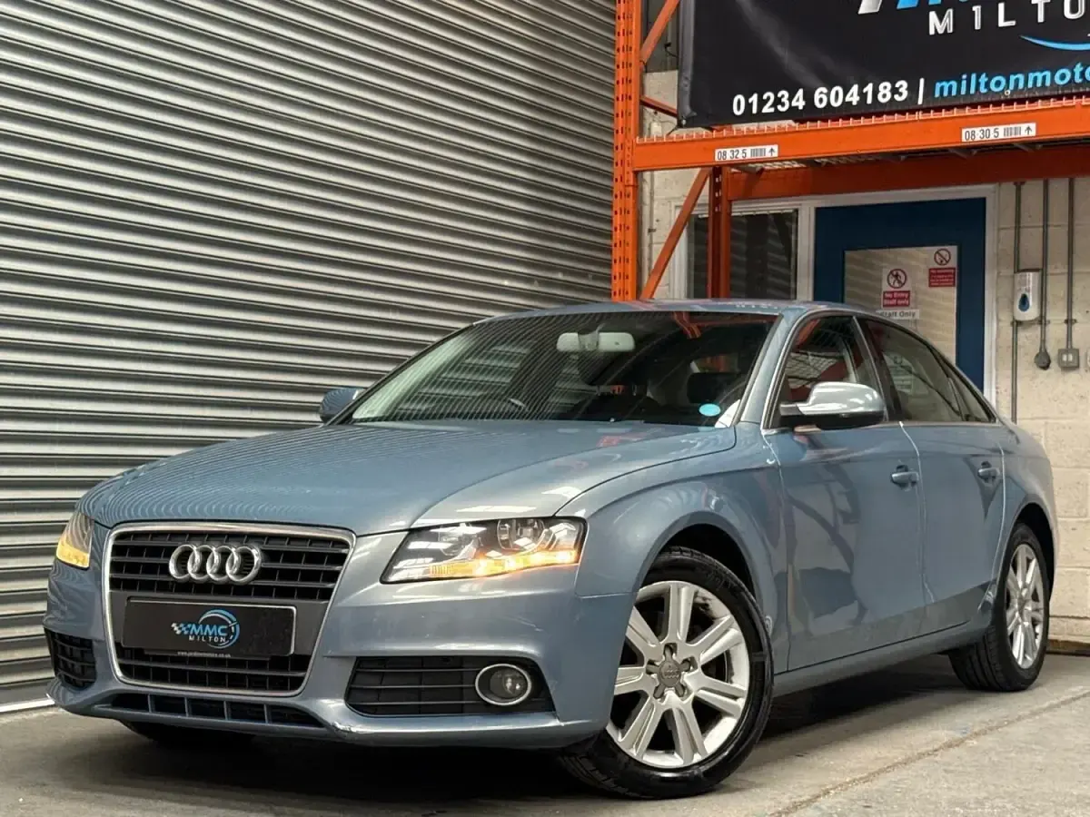 Used Audi A4 2010 Blue Sedan