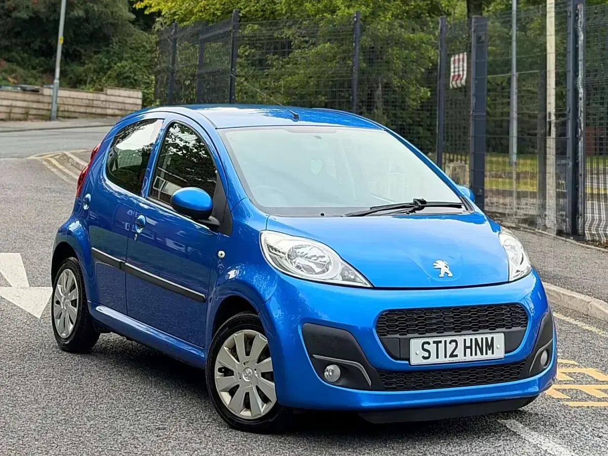Used Peugeot 107 Active 68 HP (50 kW) 2012 Blue Hatchback