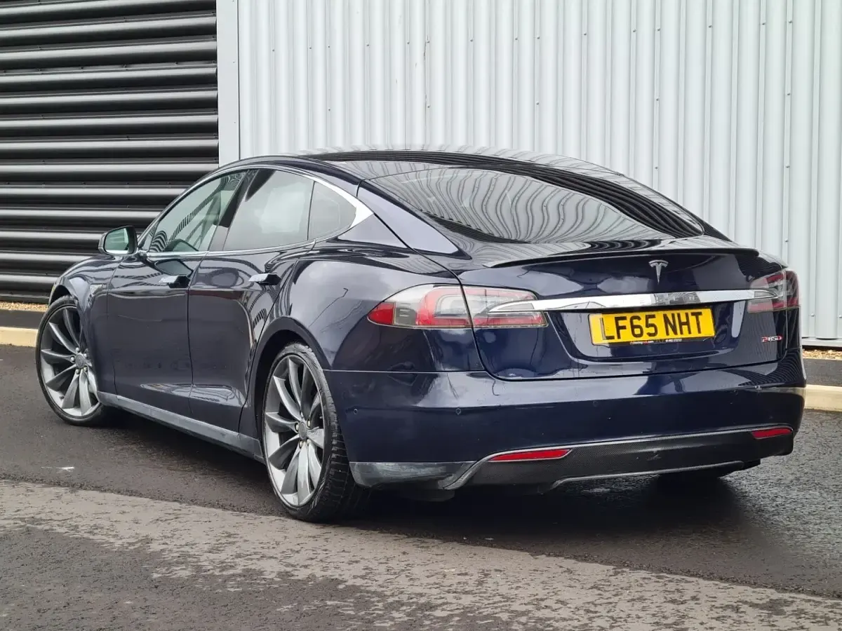 Used Tesla Model S Performance 339 kW (462 HP) 2015 Blue Hatchback