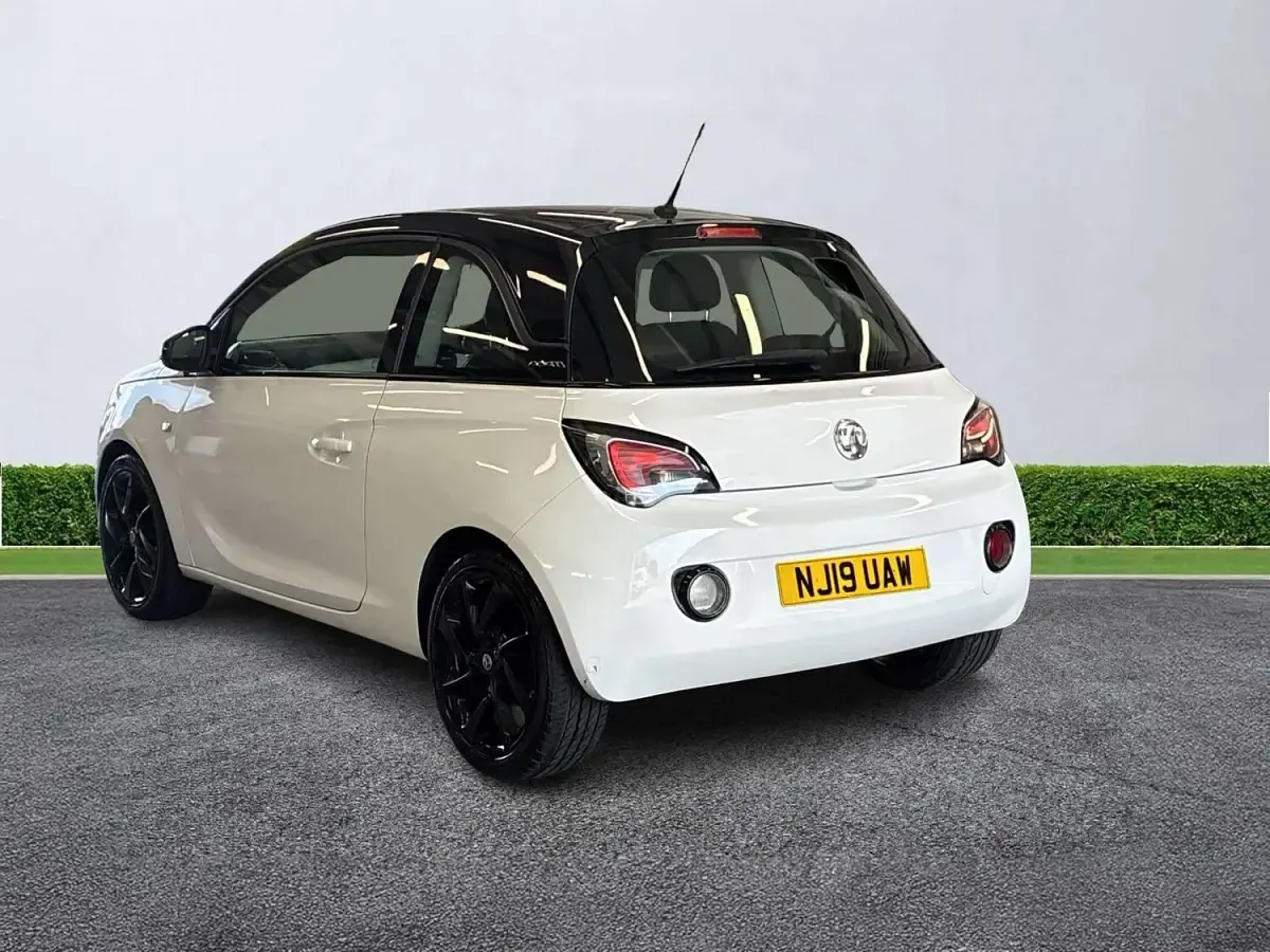 Used Vauxhall Adam 70 HP (51 kW) 2019 White Hatchback