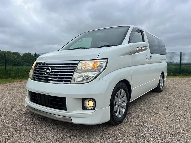 White Used 2006 Nissan Elgrand MPV | £9,999 (A bit pricey) - Image 1/4