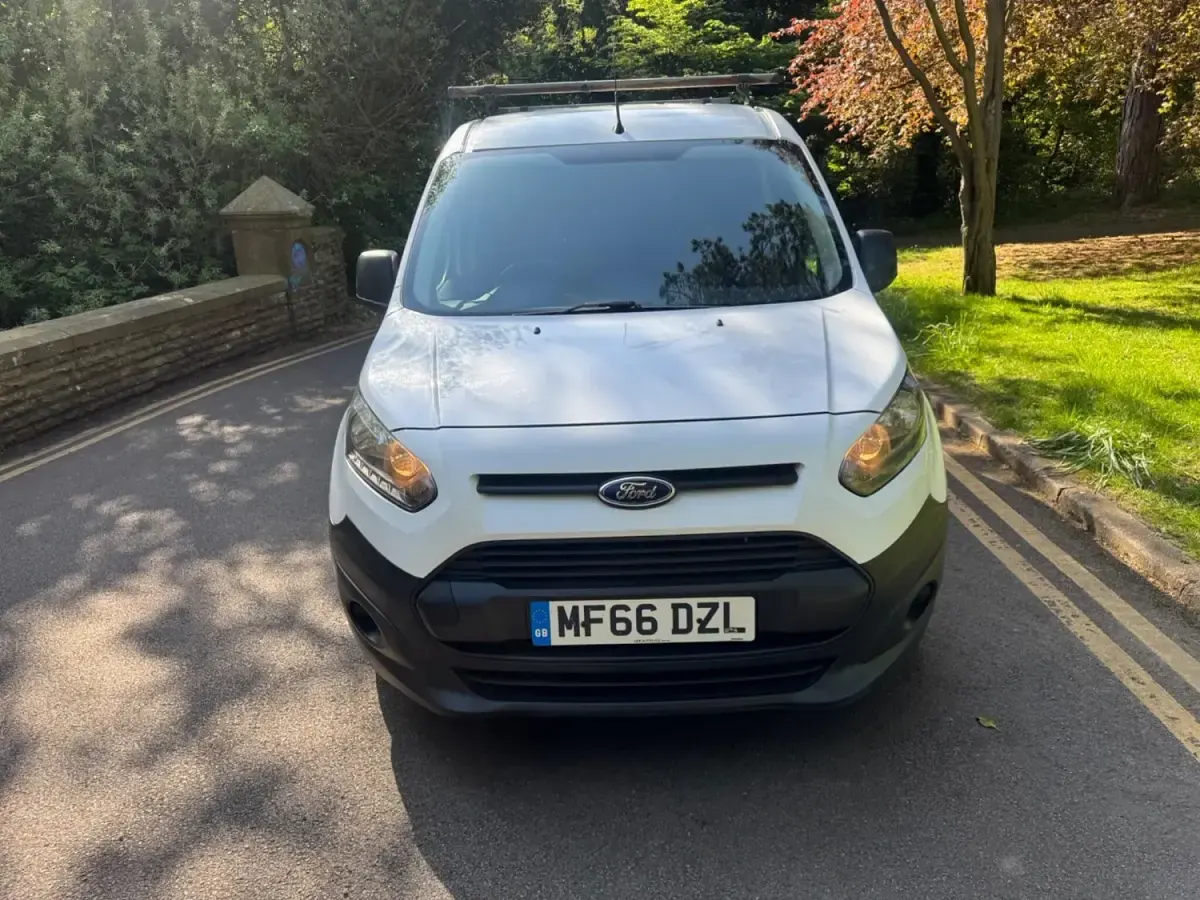 Second-hand Ford Transit Connect 75 CP (55 kW) 2016 Alb Monovolum