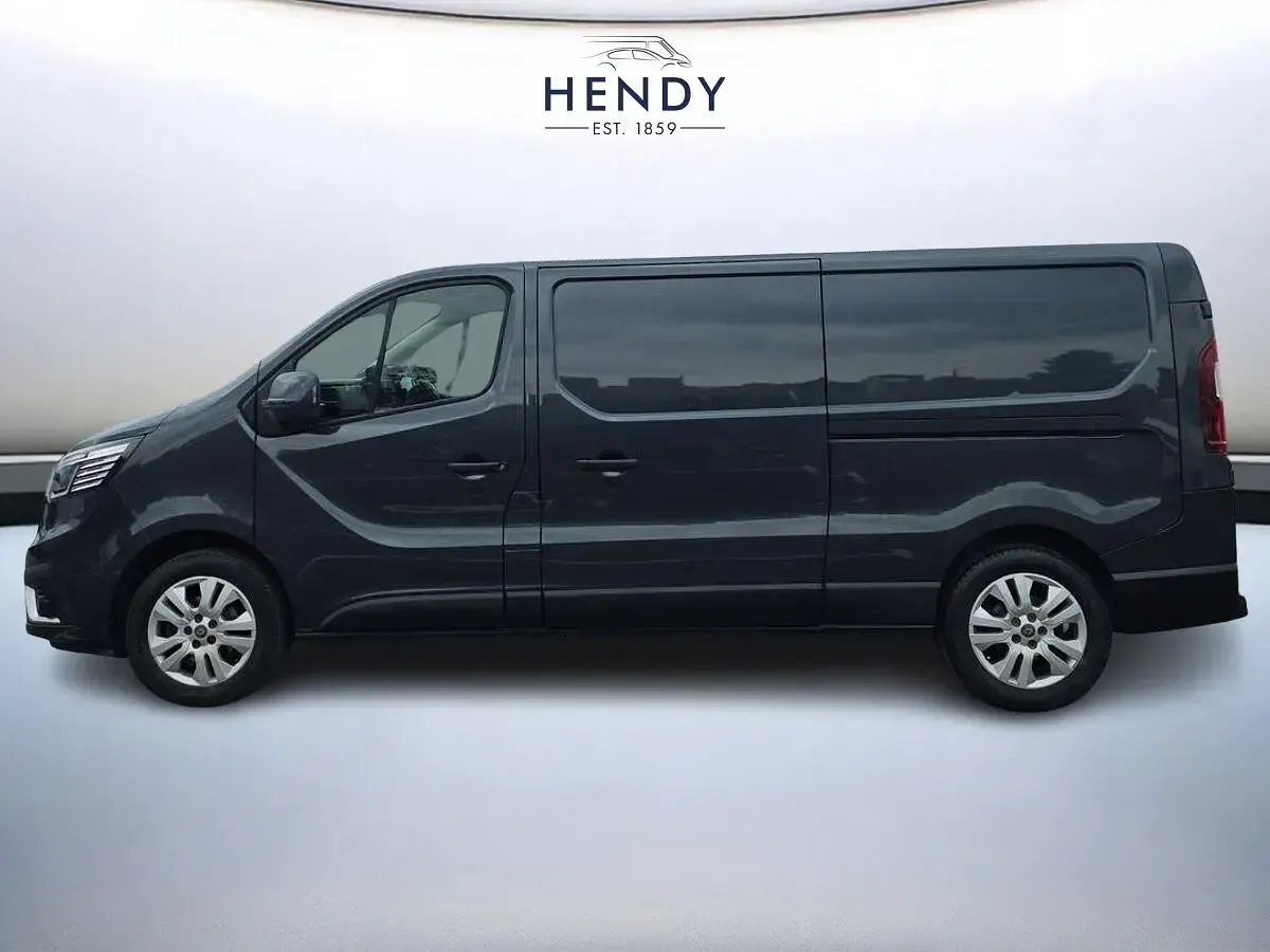 Used Renault Trafic 2023 Grey MPV