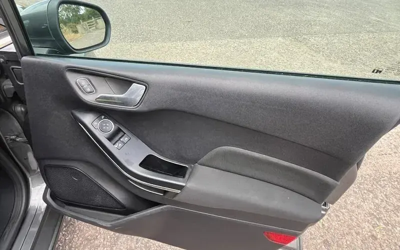 Used Ford Fiesta Zetec 86 HP (63 kW) 2017 Grey Hatchback