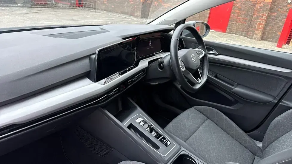 Used VW Golf VIII Life 150 HP (110 kW) 2023 Moonstone grey