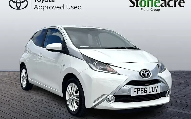 Used Toyota Aygo X-pure 69 HP (50 kW) 2016 Hatchback