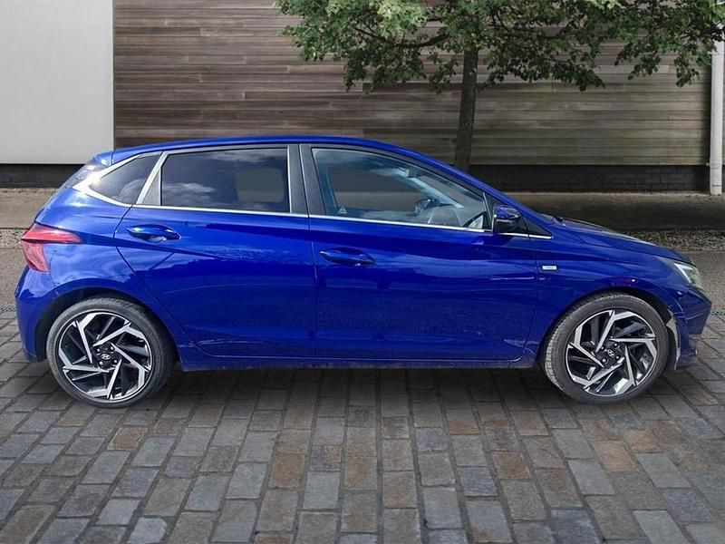 Used Hyundai i20 Premium 100 HP (73 kW) 2021 Blue Hatchback