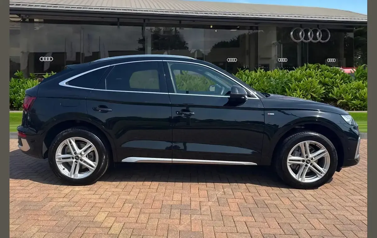 Used Audi Q5 Sportback S-Line 261 HP (191 kW) 2024 Black SUV