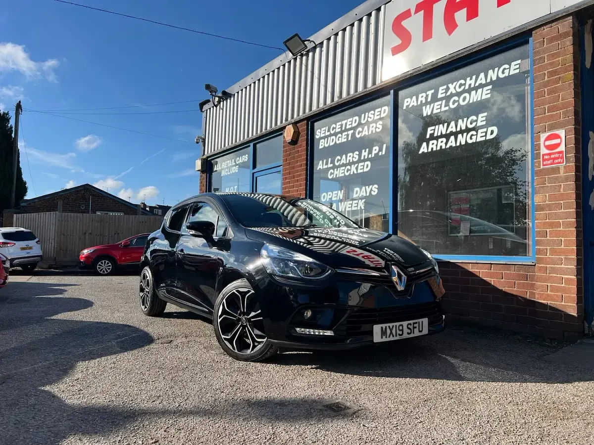 Used Renault Clio Iconic 110 HP (80 kW) 2019 Black Hatchback
