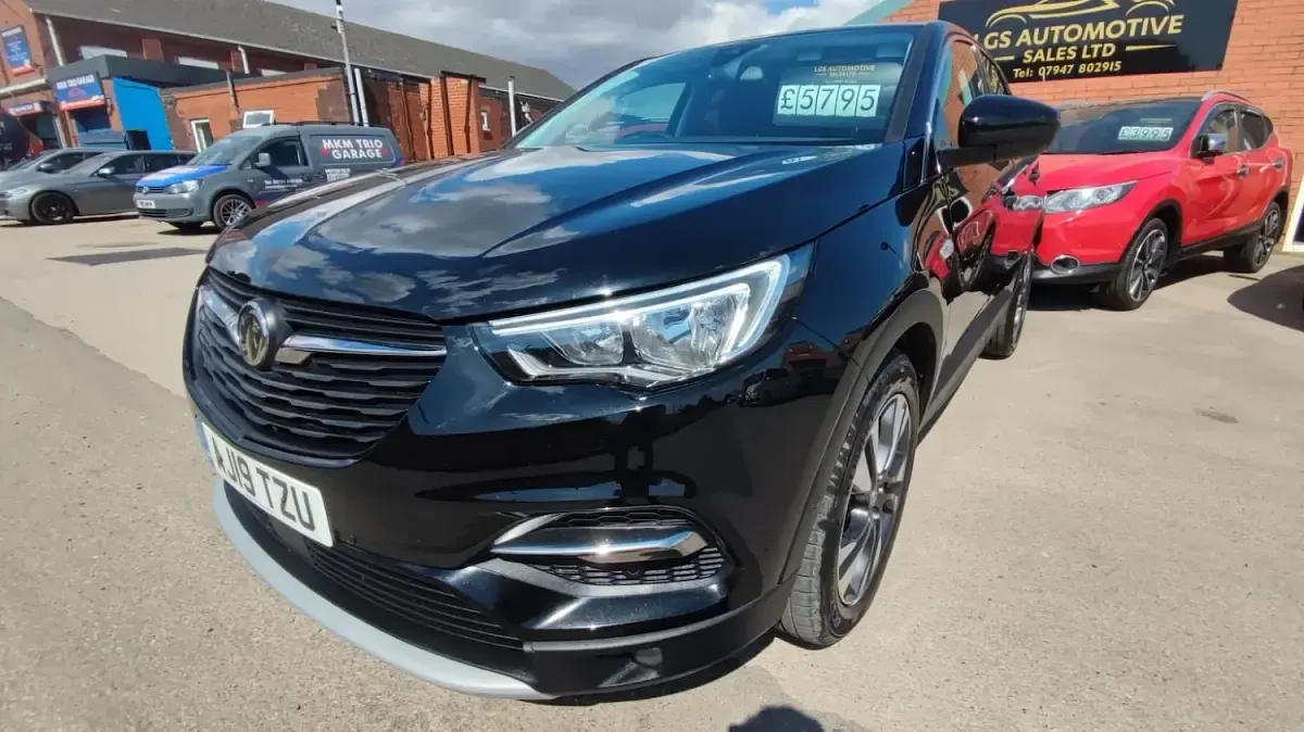 Used Vauxhall Grandland X Sport 130 HP (95 kW) 2019 Black SUV