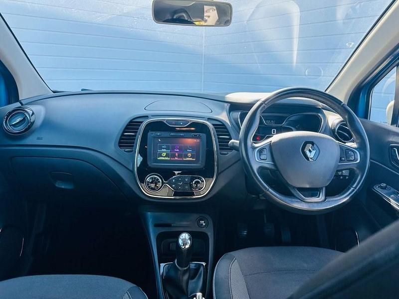 Used Renault Captur Dynamique 90 HP (66 kW) 2016 Blue SUV