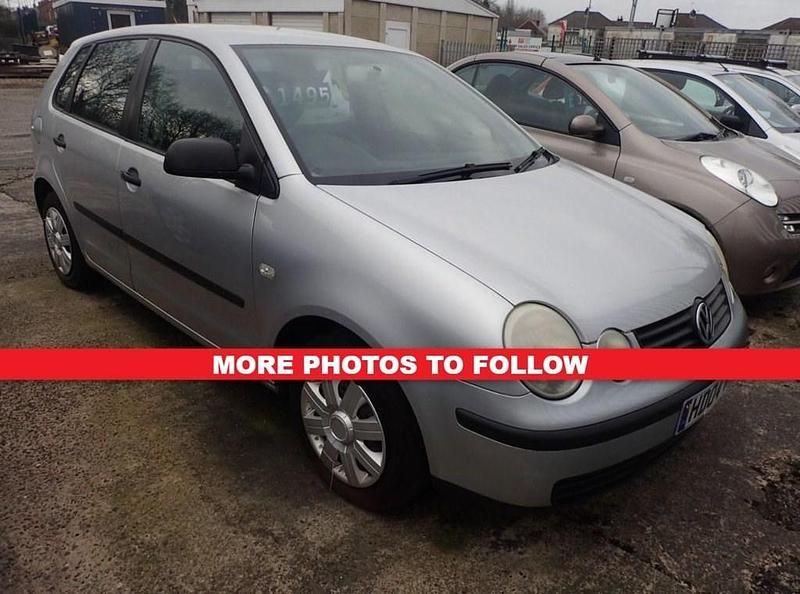 Used VW Polo S 75 HP (55 kW) 2004 Silver Hatchback