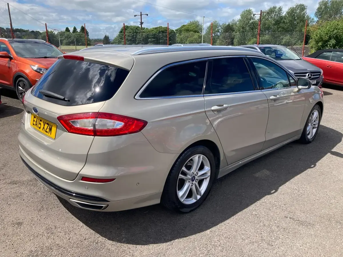 Used Ford Mondeo Titanium 180 HP (132 kW) 2015 Silver Estate