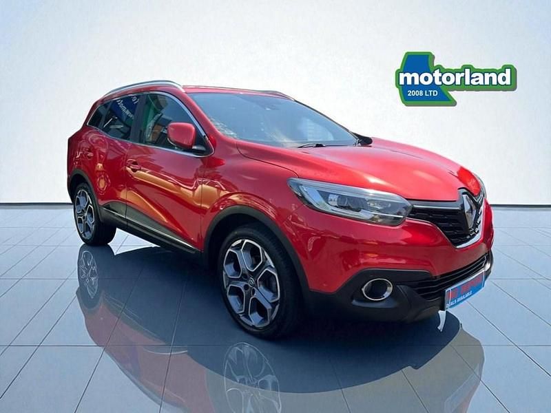 Red Used 2017 Renault Kadjar Dynamique SUV | £9,999 (A bit pricey) - Image 1/3