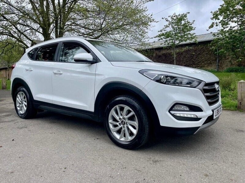 White Used 2018 Hyundai Tucson SE SUV | £10,995 (Fair price) - Image 1/4