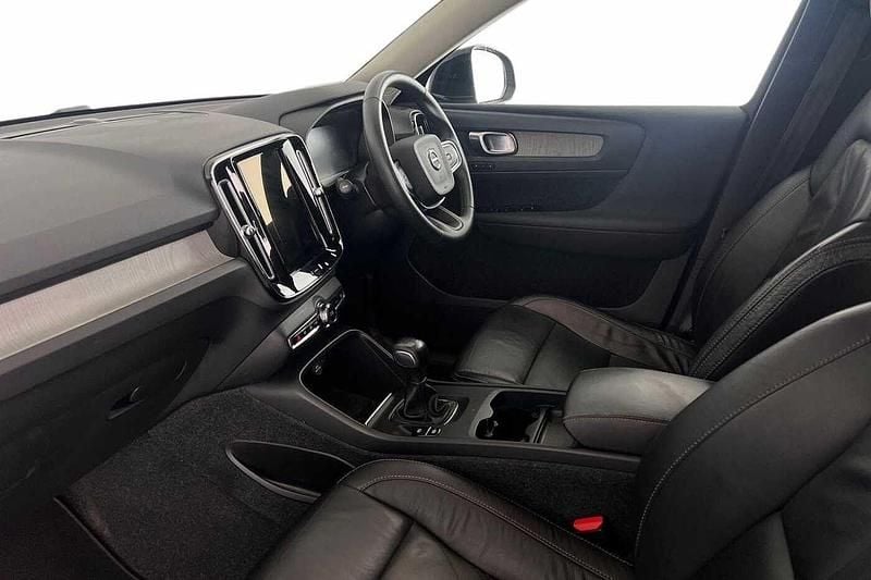 Used Volvo XC40 Inscription 163 HP (119 kW) 2021 Onyx black SUV