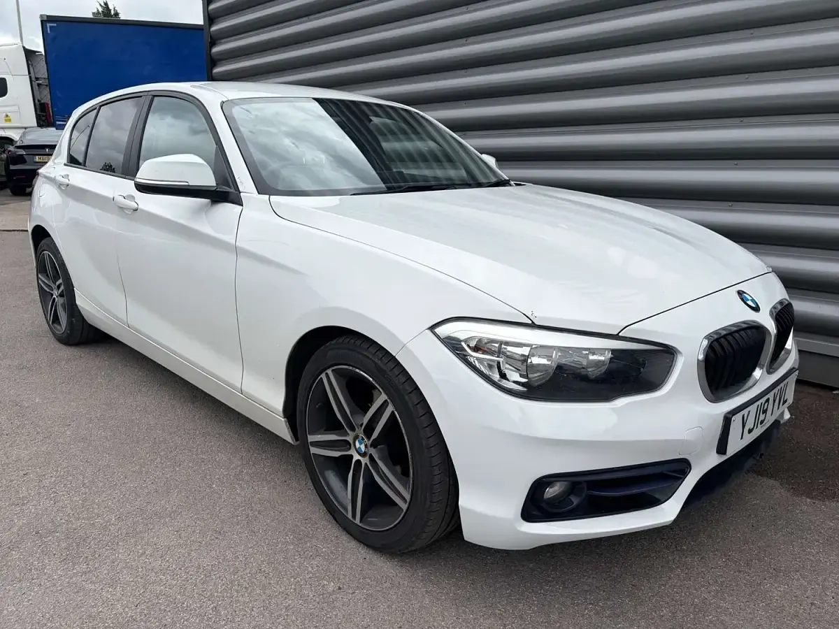 Used BMW 118 Sport Line 2019 White Hatchback