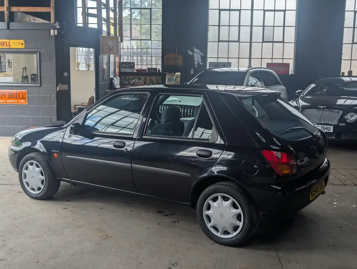 Used Ford Fiesta 75 HP (55 kW) 1997 Black Hatchback