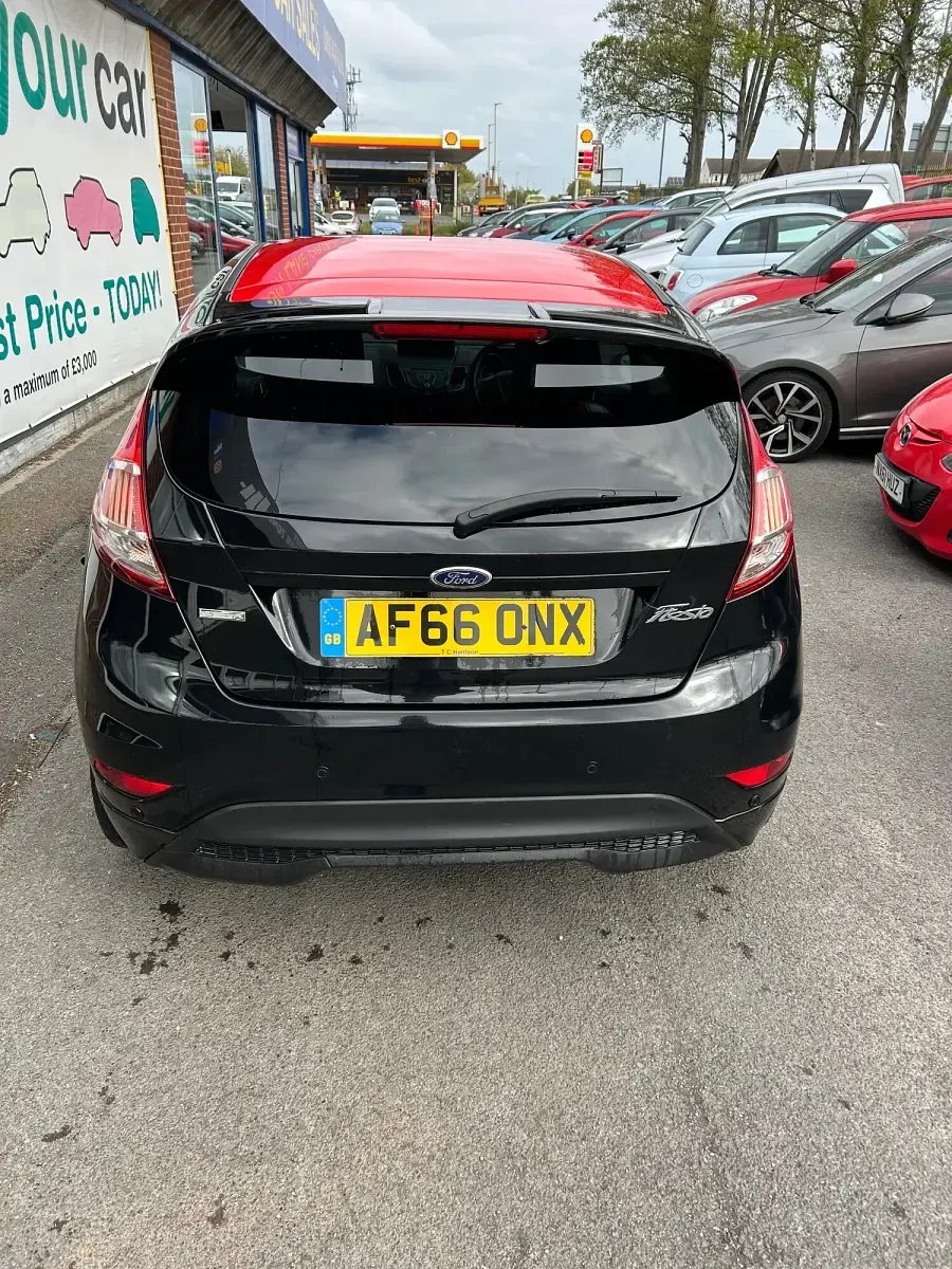 Used Ford Fiesta Zetec 140 HP (102 kW) 2016 Black Hatchback