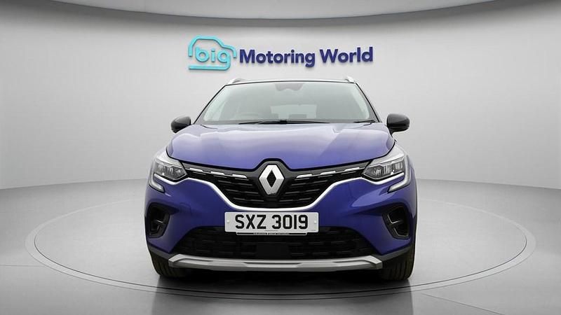 Second-hand Renault Captur Techno 145 CP (106 kW) 2023 Albastru SUV