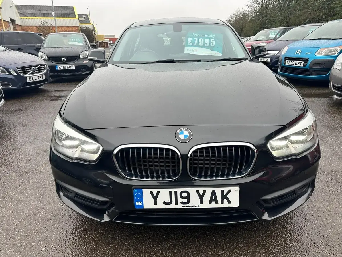 Used BMW 118 Comfort Edition 2019 Black Hatchback