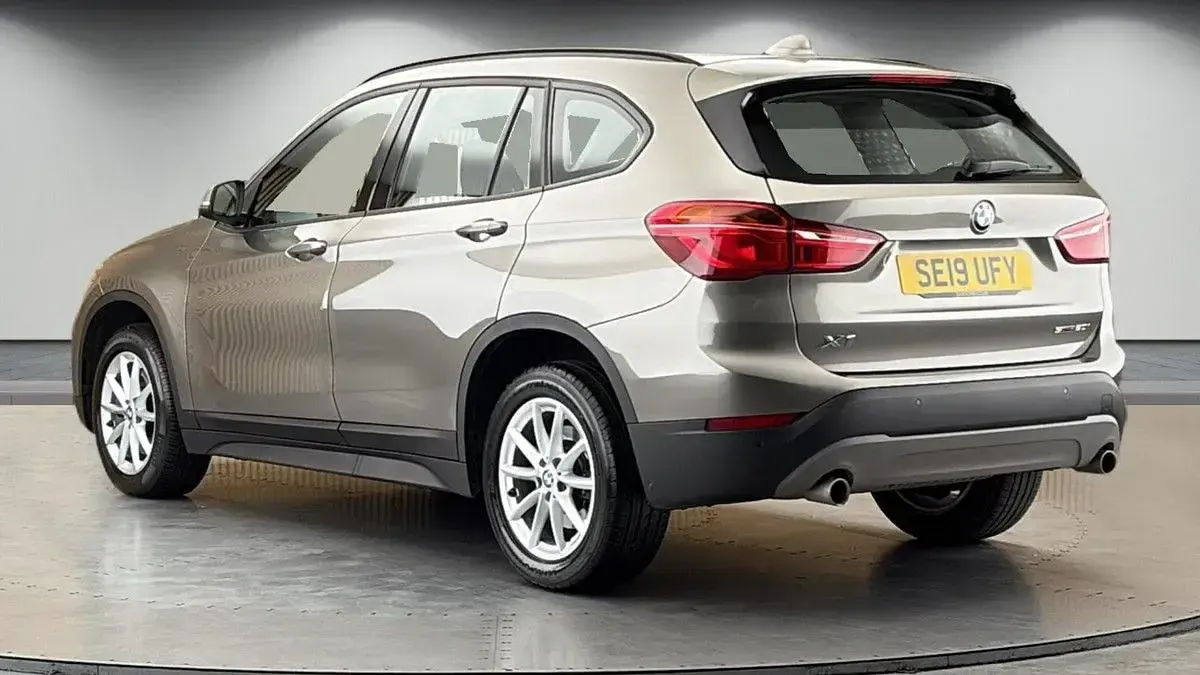 Używany BMW X1 Comfort Edition 192 KM (141 kW) 2019 Srebrny SUV