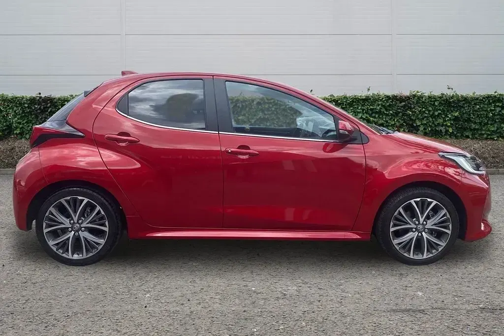 Used Toyota Yaris Hybrid 2023 Red Hatchback