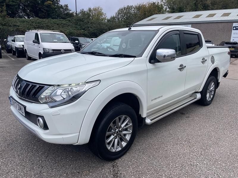 Used Mitsubishi L200 2017 White Pickup