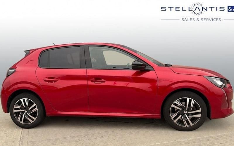 Used Peugeot 208 Allure+ 102 HP (75 kW) 2023 Red Hatchback