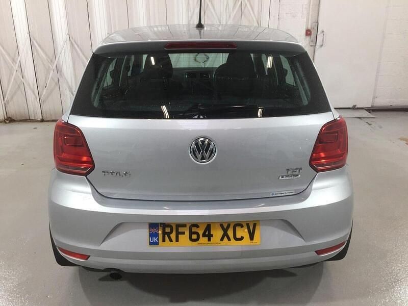 Begagnad VW Polo SE 2014 Silver Halvkombi