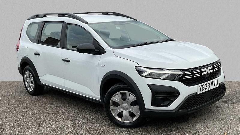 White Used 2023 Dacia Jogger Essentiel MPV | £11,910 (Fair price) - Image 1/4