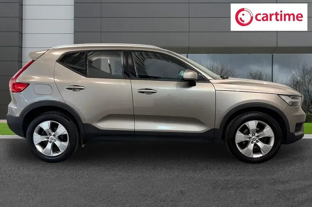 Used Volvo XC40 Momentum 163 HP (119 kW) 2021 Grey SUV