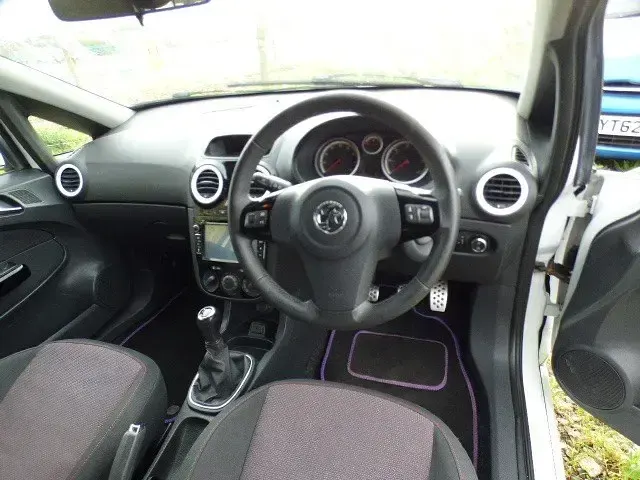 Usado Vauxhall Corsa Edition 2013 Blanco Utilitario