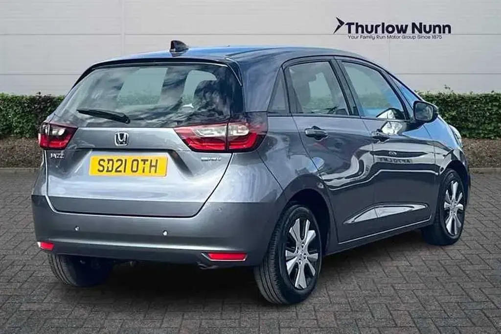 Używany Honda Jazz Hybrid 109 KM (80 kW) 2021 Szary Hatchback