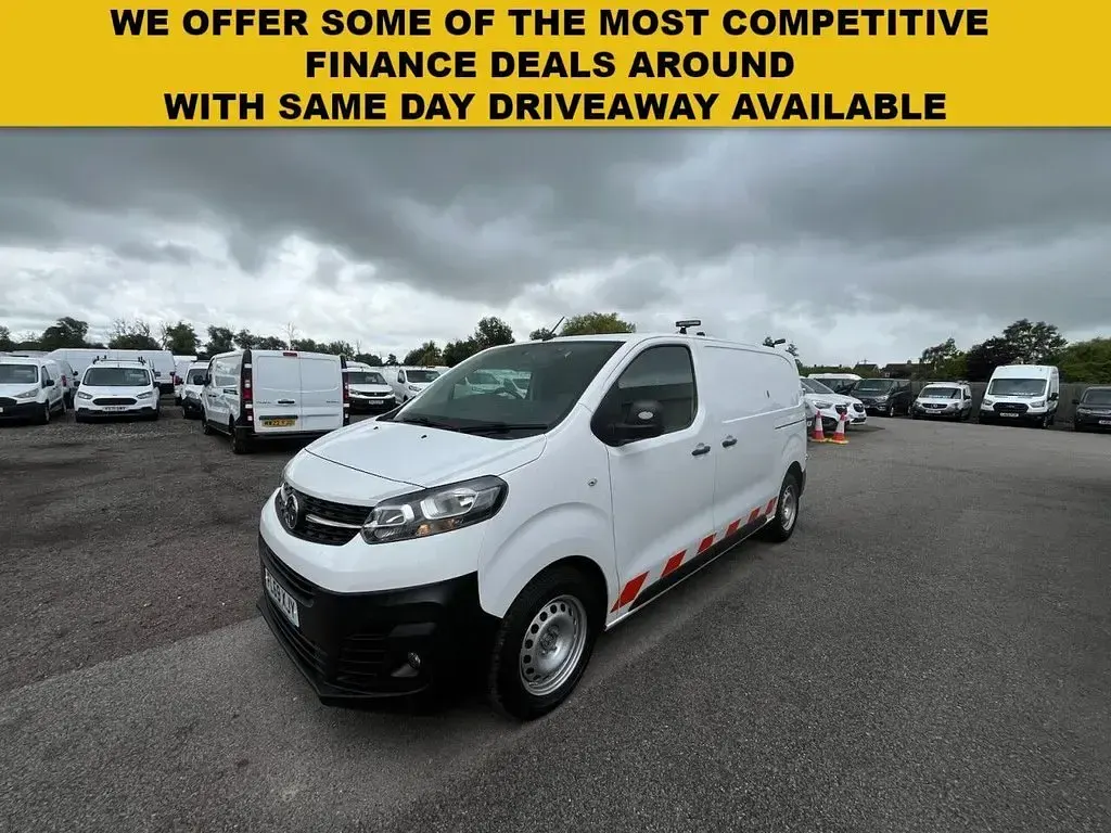 Used Vauxhall Vivaro Edition 100 HP (73 kW) 2019 White MPV