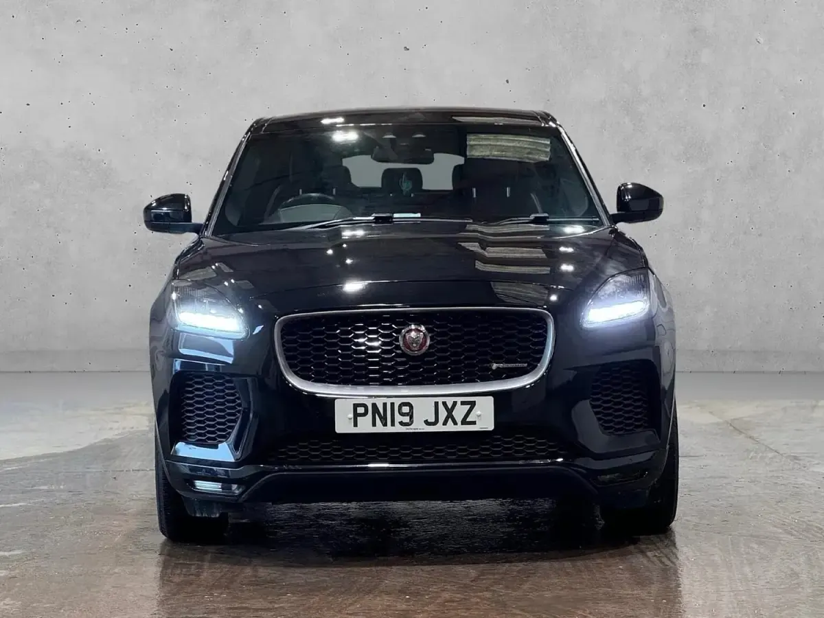Begagnad Jaguar E-Pace R-Dynamic 2019 Svart SUV