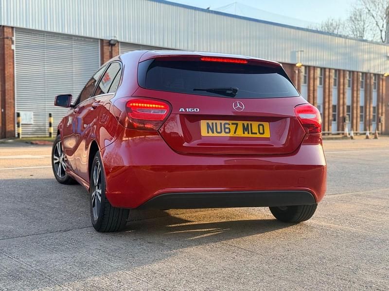 Begagnad Mercedes A160 Executive 2017 Röd Halvkombi