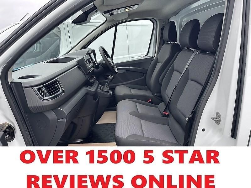 Used Renault Trafic Business 2023 Glacier white