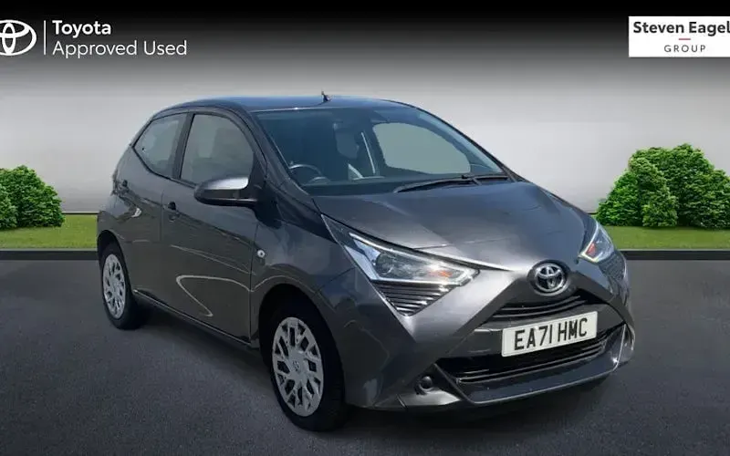 Used Toyota Aygo X-play 72 HP (52 kW) 2021 Hatchback