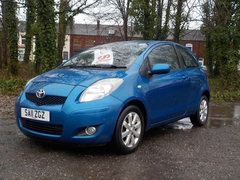 Used Toyota Yaris 2011 Blue Hatchback